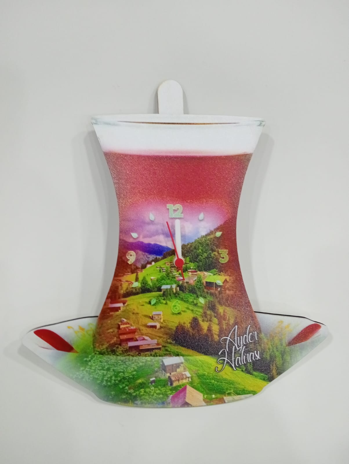 Çay Bardağı Desenli Ahşap Duvar Saati