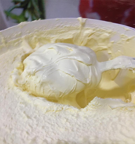 İnek Sütü Kaymak - Köy % 100 Doğal ( 1 kg )